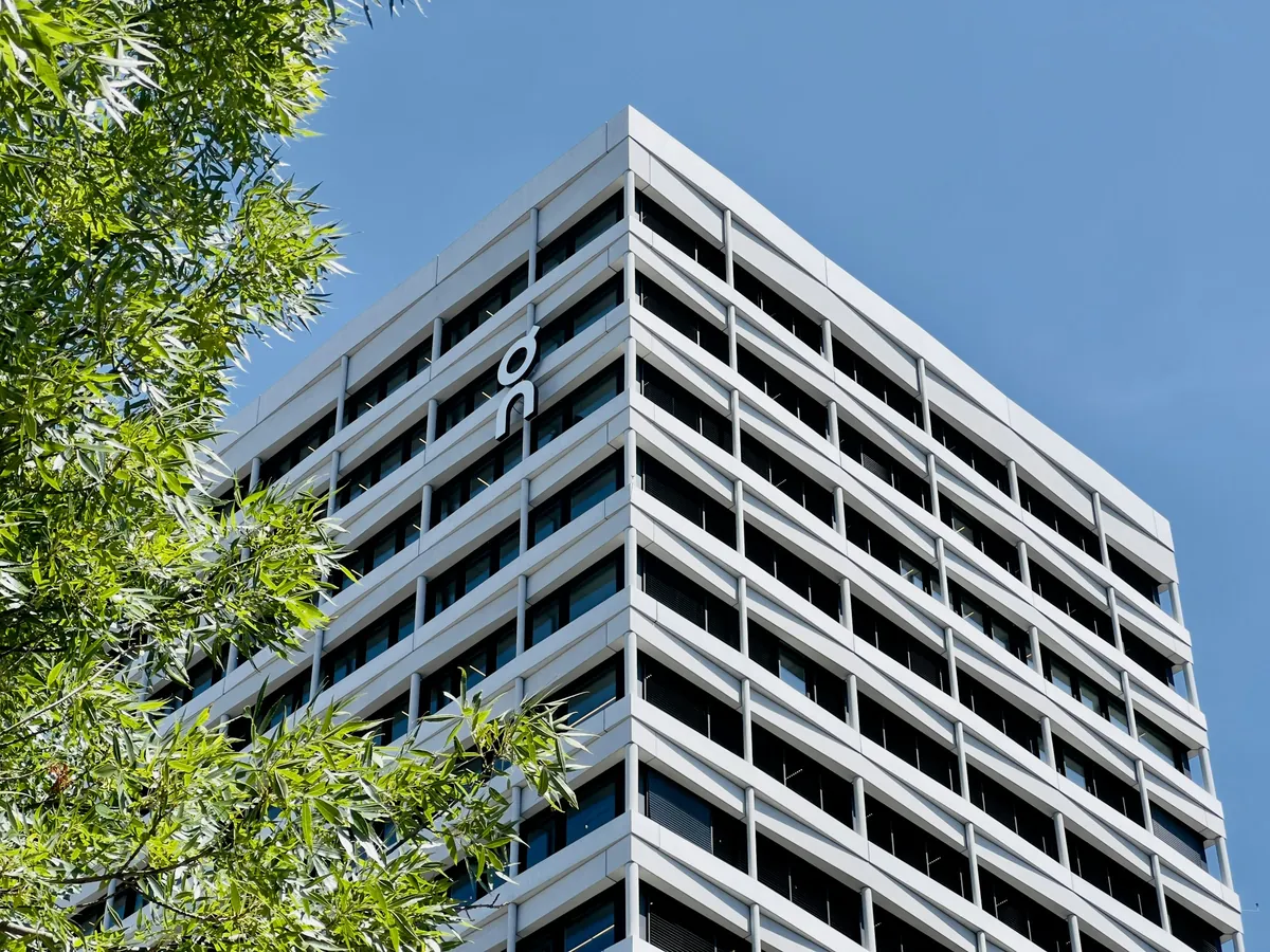 An office facade with windows in a regular grid